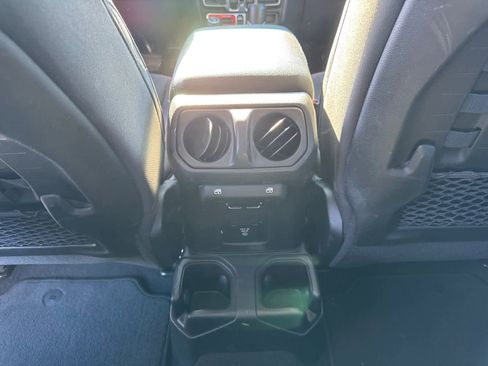 Used 2023 Jeep Gladiator Mojave w/ Cold Weather Group image 31