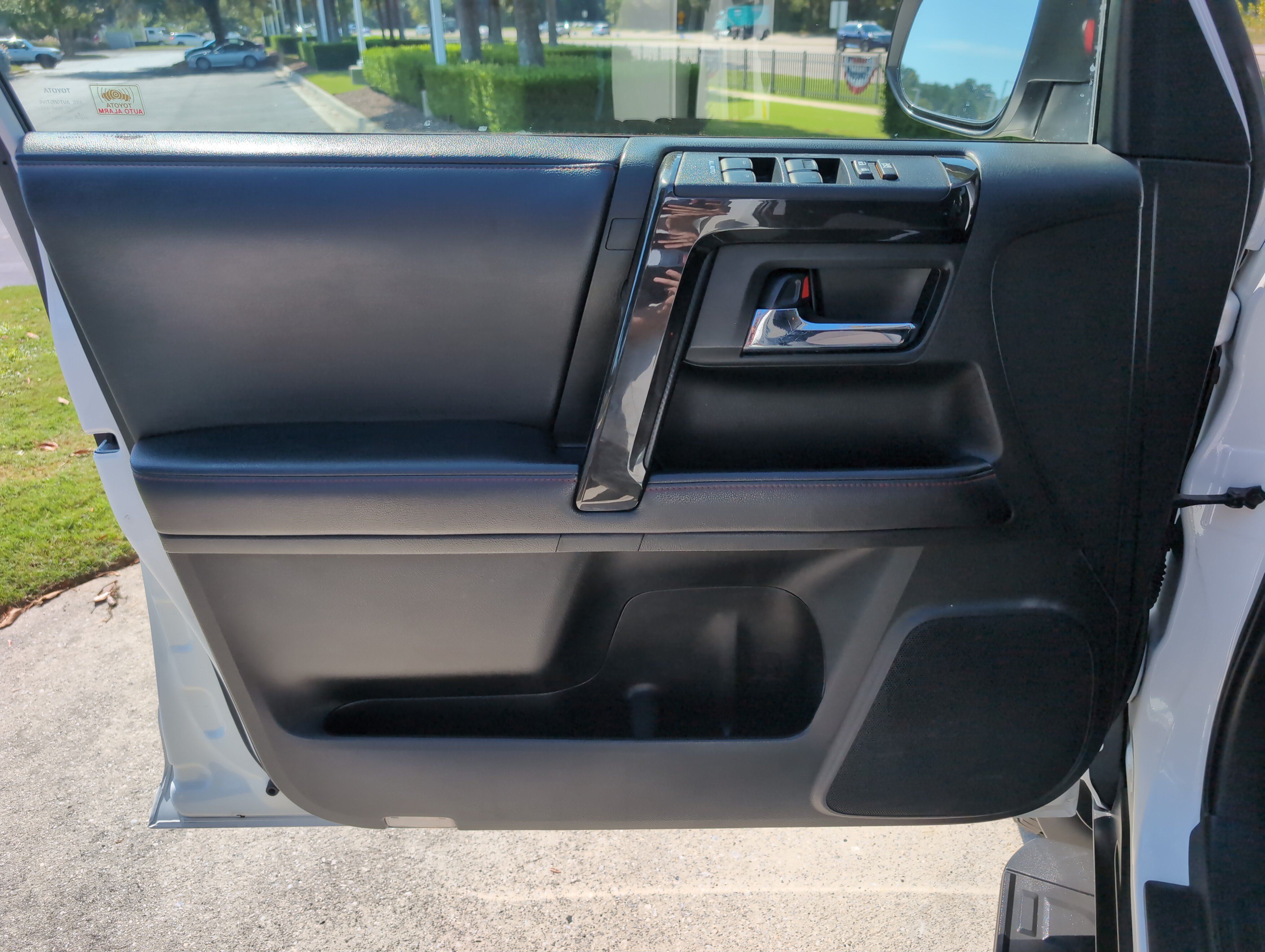 Used 2020 Toyota 4Runner TRD Off-Road AWD/4WD image 14