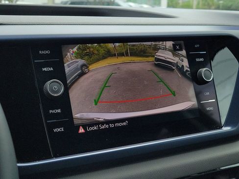 Used 2023 Volkswagen Taos SE image 24