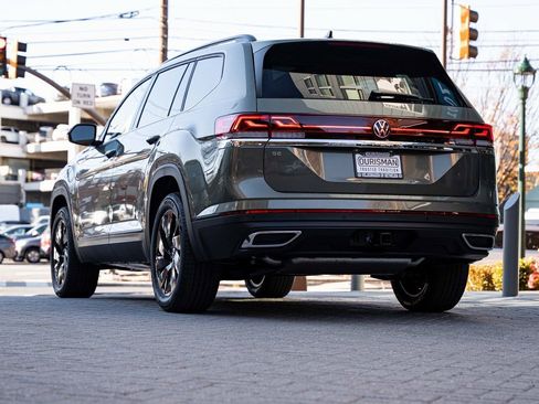 New 2026 Volkswagen Atlas SE FWD image 5
