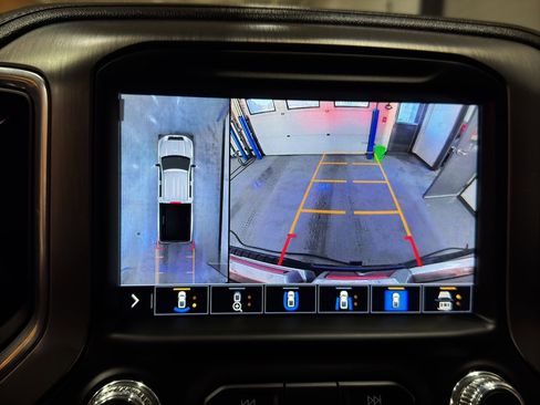 Used 2022 GMC Sierra 3500 Denali w/ Denali Ultimate Package image 35