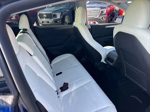 Used 2024 Tesla Model Y 2WD image 12