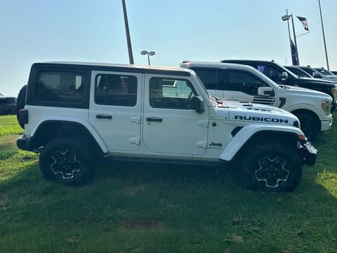 Used 2023 Jeep Wrangler Unlimited Rubicon 4xe w/ Steel Bumper Group AWD/4WD image 3