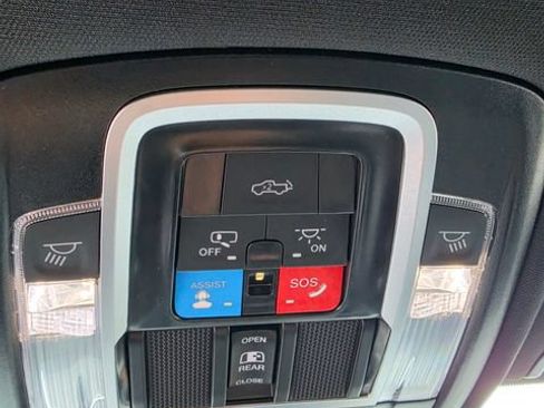 Used 2026 RAM 2500 Laramie AWD/4WD image 26