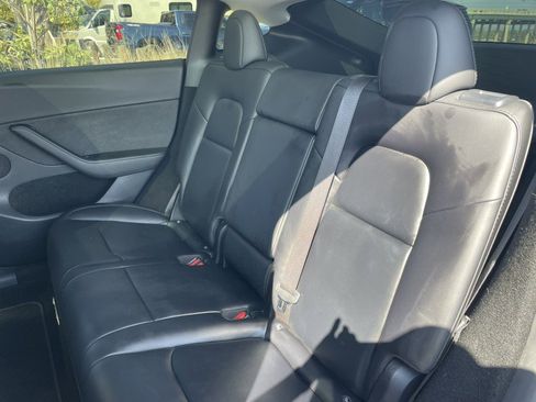 Used 2023 Tesla Model Y AWD image 11