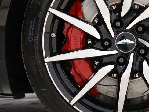 Used 2018 Aston Martin DB11 V12 image 90