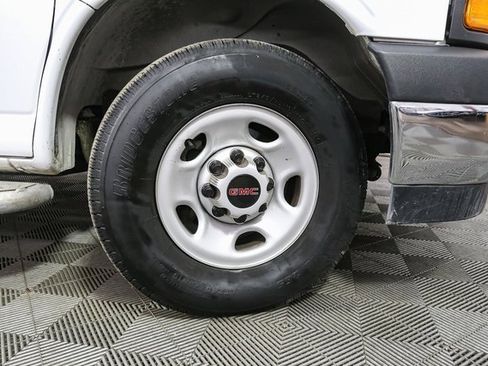 Used 2024 GMC Savana 2500 w/ Driver Convenience Package image 14