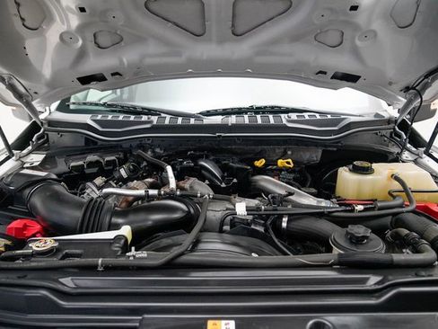 Used 2019 Ford F250 XLT w/ XLT Premium Package image 10