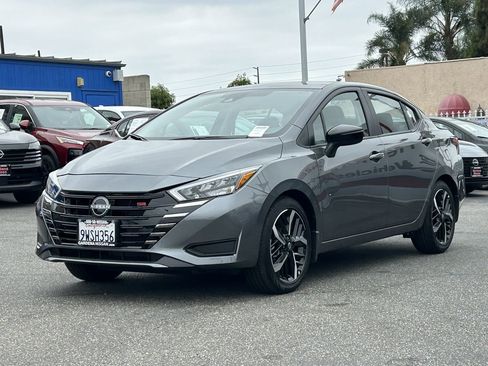 Certified 2025 Nissan Versa SR w/ Trunk Package FWD image 1