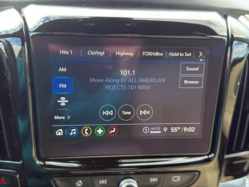 Used 2023 Chevrolet Traverse LT AWD/4WD image 19