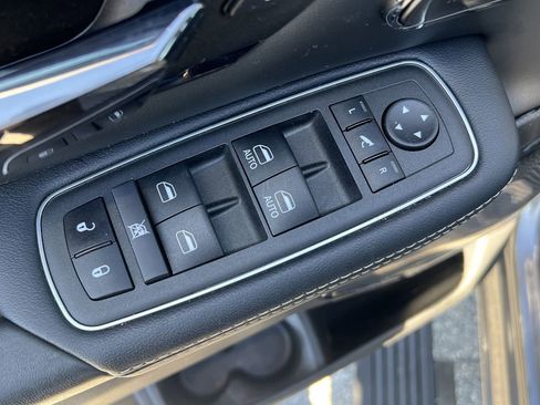 Used 2024 RAM 1500 Limited image 20