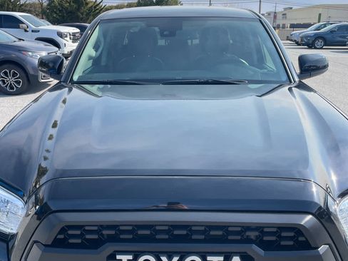 Used 2020 Toyota Tacoma SR5 image 5