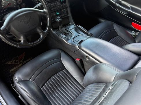 Used 2001 Chevrolet Corvette Convertible w/ Preferred Equipment Group2 image 6