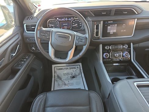 Used 2021 GMC Yukon XL Denali w/ Denali Premium Package image 30