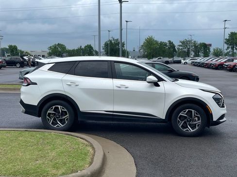 Certified 2024 Kia Sportage LX FWD image 8