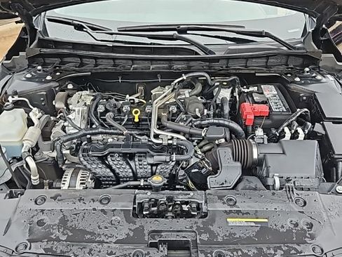 Used 2024 Nissan Altima 2.5 SV image 10