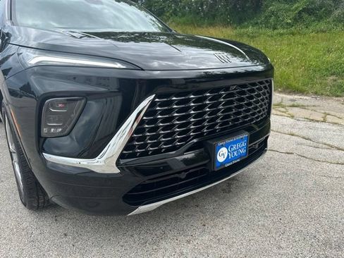 Used 2025 Buick Enclave Avenir w/ Super Cruise Package AWD/4WD image 12