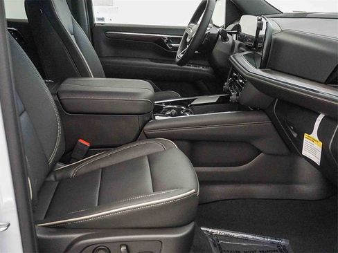 New 2026 Chevrolet Suburban Premier w/ Sun And Tow Package RWD image 12