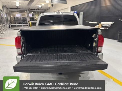 Used 2018 Toyota Tacoma TRD Sport image 34