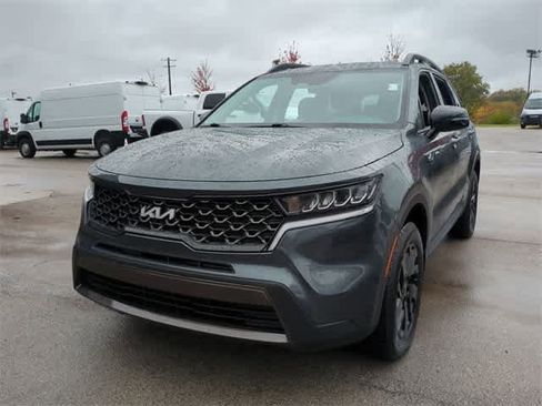 Used 2022 Kia Sorento S image 11