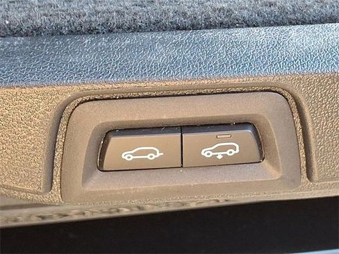 Used 2023 BMW X7 xDrive40i w/ Premium Package image 28