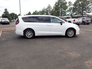 Used 2024 Chrysler Pacifica Touring-L FWD video 4