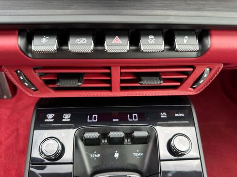 Certified 2025 Porsche 911 Targa 4 GTS AWD/4WD image 27