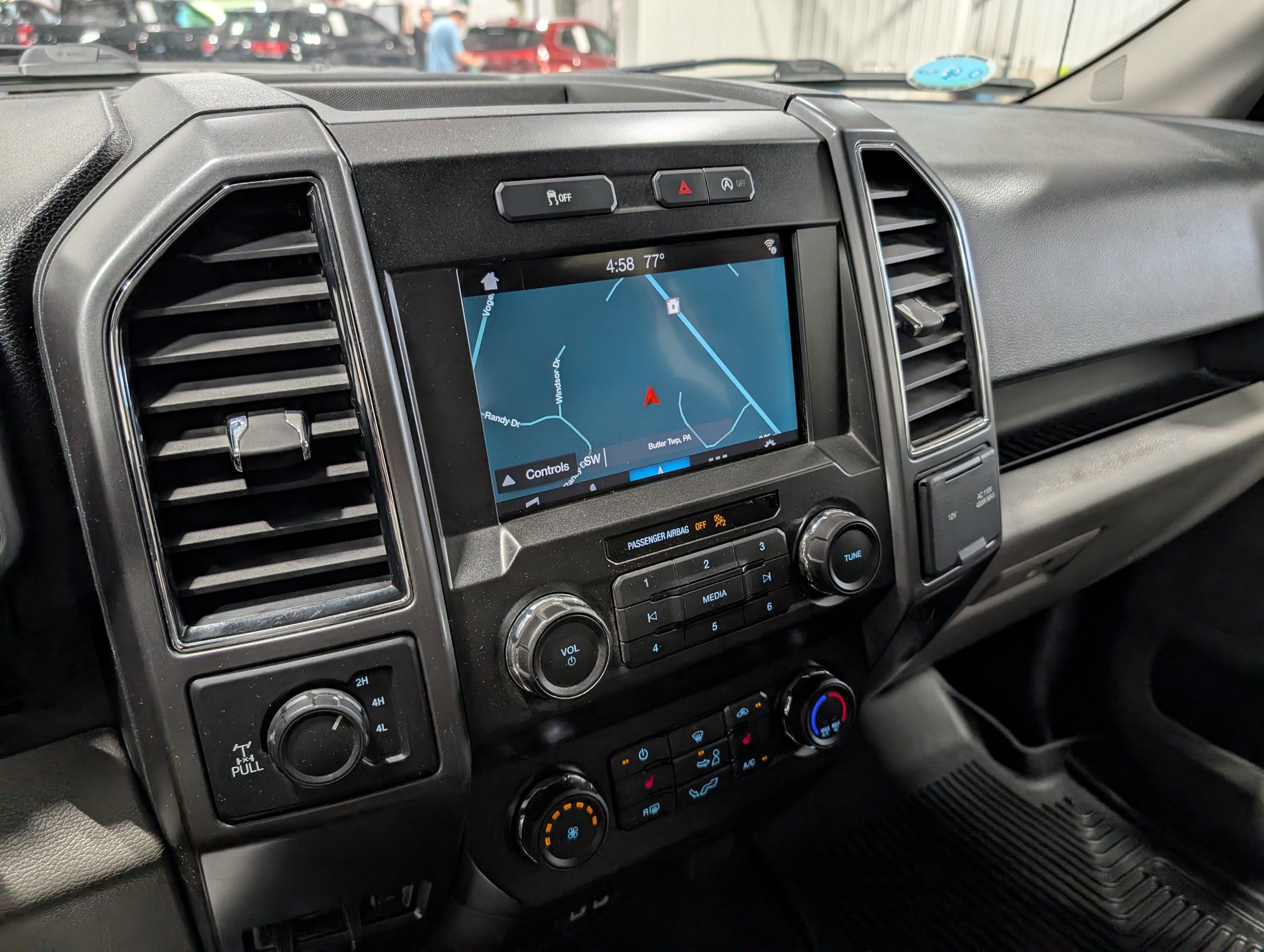 Used 2019 Ford F150 XLT w/ Equipment Group 302A Luxury AWD/4WD image 25