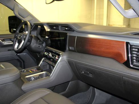 Used 2025 GMC Sierra 2500 Denali image 33