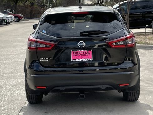 Used 2021 Nissan Rogue Sport S image 5