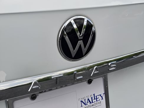 Used 2023 Volkswagen Atlas SE w/ Panoramic Sunroof Package FWD image 33