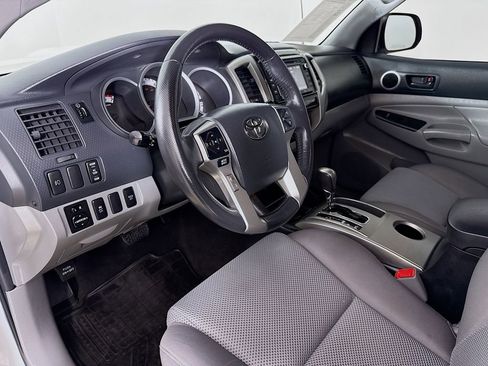 Used 2015 Toyota Tacoma TRD Sport w/ TRD Sport Package image 9