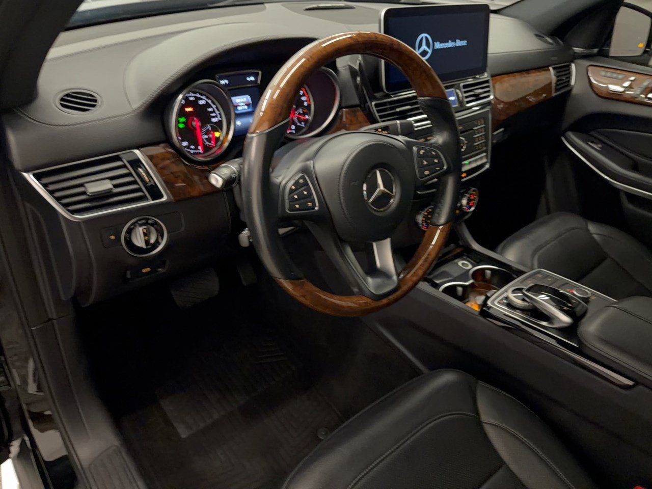 Used 2019 Mercedes-Benz GLS 550 4MATIC image 4