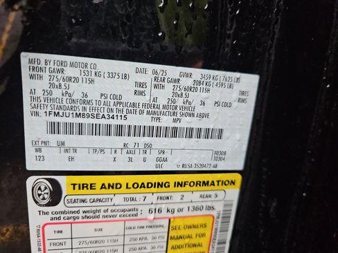 Used 2025 Ford Expedition Platinum image 22