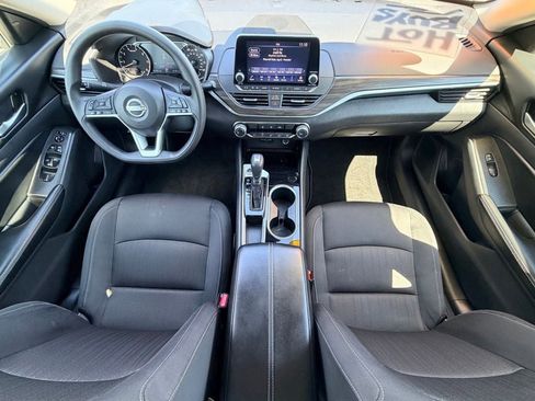Used 2024 Nissan Altima 2.5 SV FWD image 21