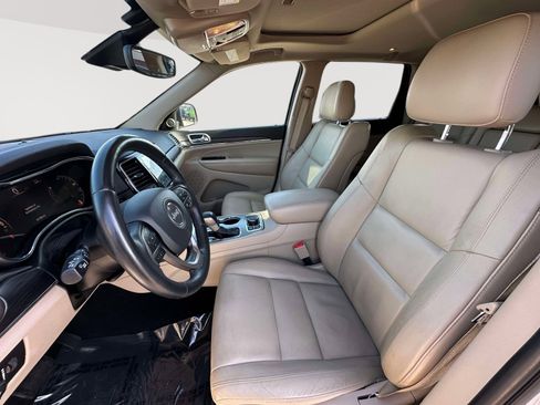 Used 2019 Jeep Grand Cherokee Limited image 20