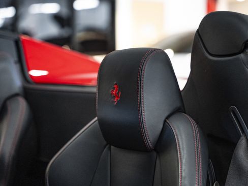 Used 2014 Ferrari 458 Spider image 30