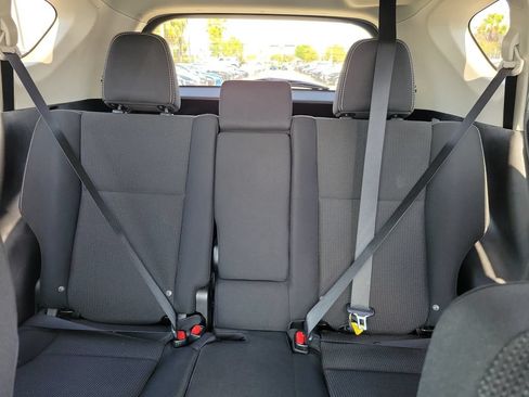 Used 2018 Toyota RAV4 XLE FWD image 18