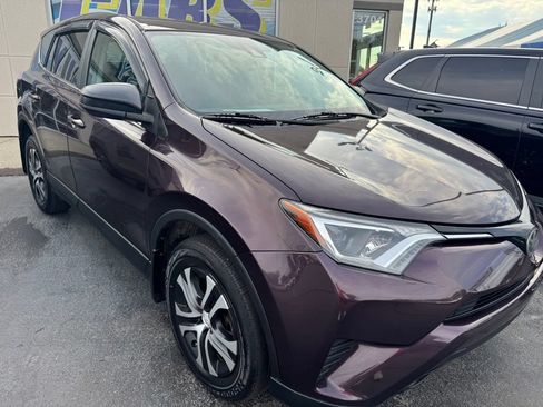Used 2018 Toyota RAV4 LE w/ All Weather Liner Package AWD/4WD image 8