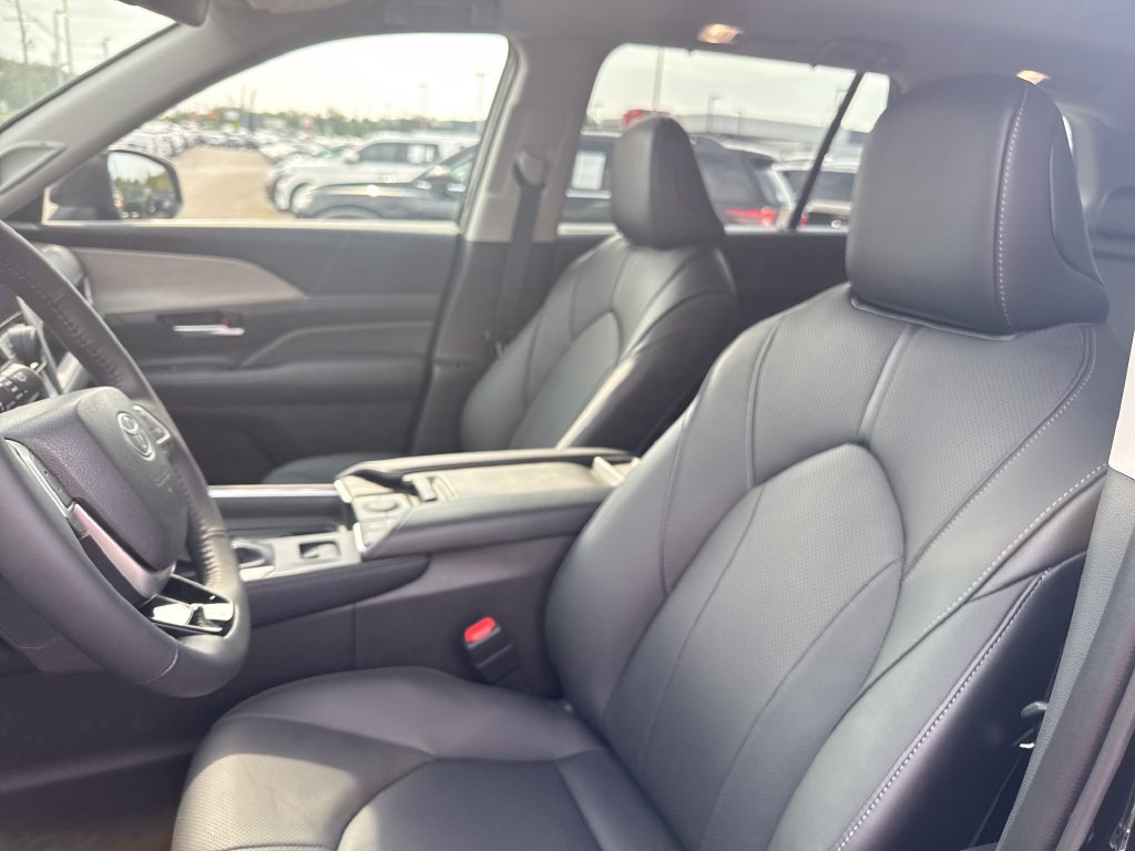 Used 2026 Toyota Grand Highlander FWD image 15