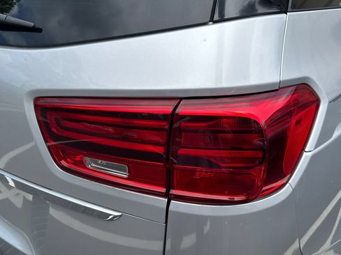 Used 2020 Kia Sedona EX FWD image 9