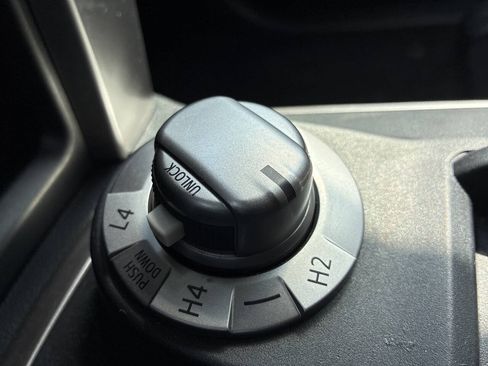 Used 2019 Toyota 4Runner SR5 AWD/4WD image 36