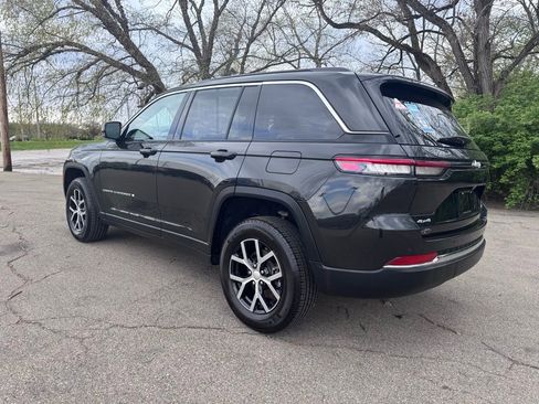 Used 2024 Jeep Grand Cherokee Limited AWD/4WD image 8