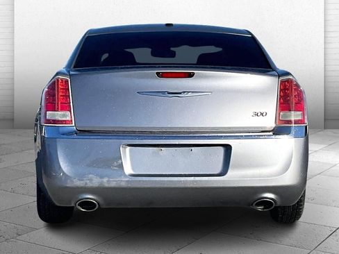 Used 2014 Chrysler 300 image 3