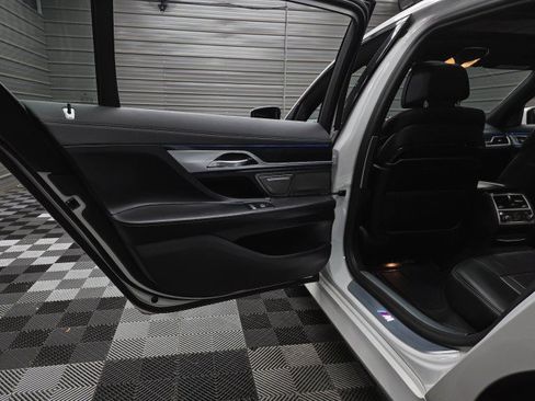 Used 2021 BMW 750i xDrive w/ M Sport Package AWD/4WD image 39