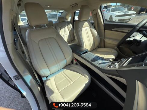 Used 2020 Lincoln MKZ image 32