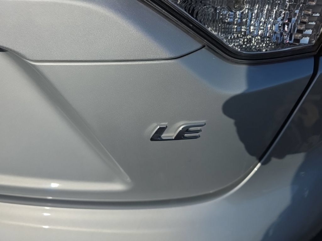 Used 2025 Toyota Corolla LE FWD image 5