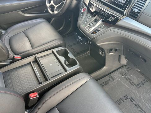 Used 2025 Honda Odyssey Sport-L image 17