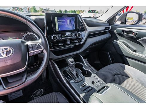 Used 2023 Toyota Highlander LE image 15