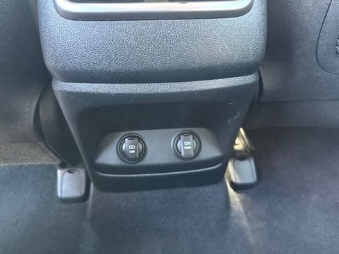 Used 2020 Kia Sorento FWD V6 image 13